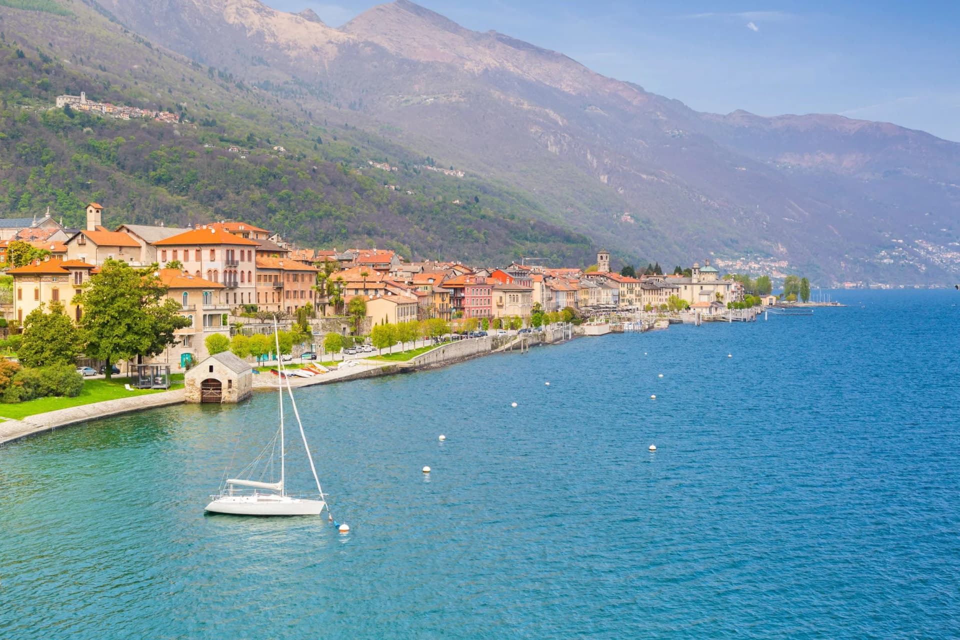 Die Schönheit des Lago Maggiore spiegelt sich in Cannobio wider
